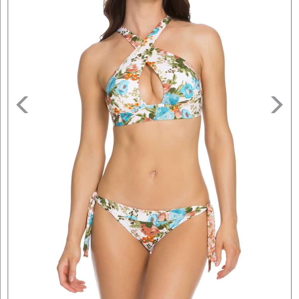 NWOT Reversible soluna bikini